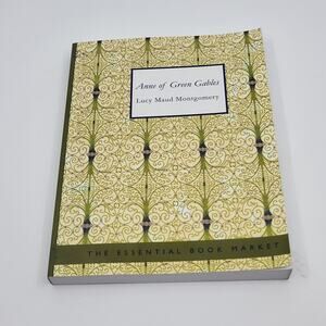 Anne of Green Gables  Lucy Maud Montgomery Paperback.